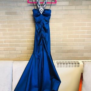 Prom dress / formal dress